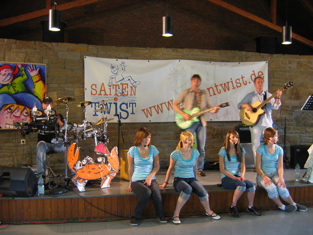 gal/2008/2008 Saitentwist Unterrath Paulusgemeinde 24.Mai/2008 Saitentwist Unterrarh Paukusgemeinde 24.Mai. 027.jpg